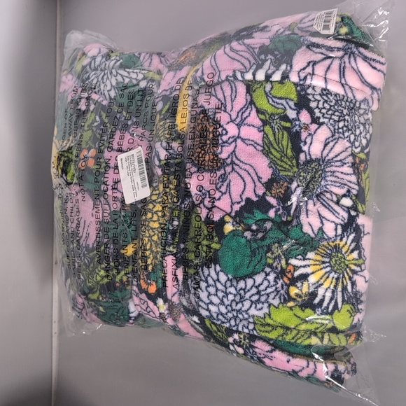 Vera Bradley Fleece Robe in Bloom Boom - Picture 3 of 4
